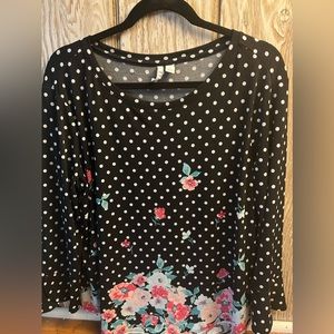 ~Black and White Polka Dot Top~